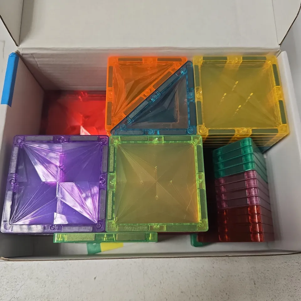BOXED MAGNETIC BUILDING TILES