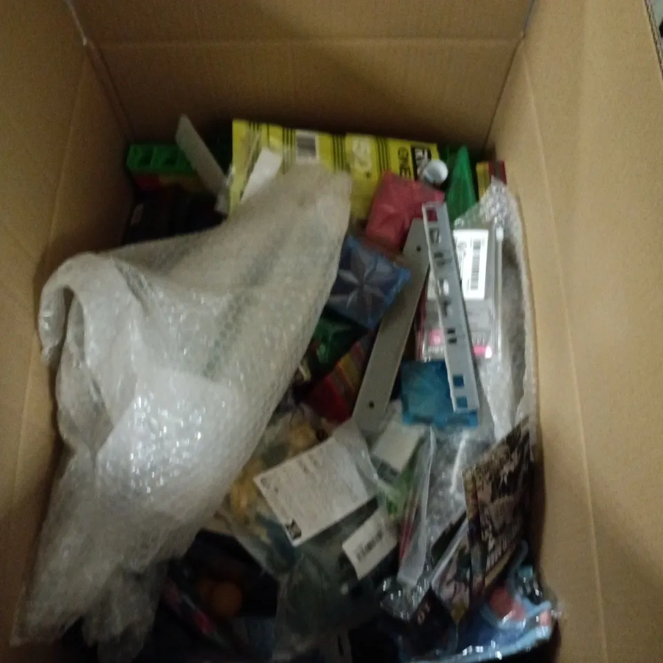 BOX OF APPROXIMATELY 30 ASSORTED TOYS INCLUDING TEMPORARY TATTOO MARKERS , TICH MINI FIGURE AND SLAZENGER TENNIS BALLS 