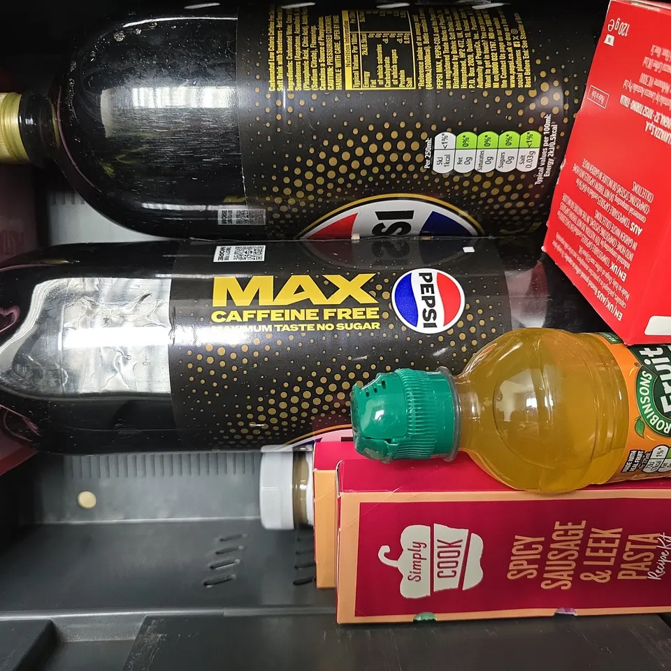 APPROXIMATELY 10 ASSORTED FOOD & DRINK ITEMS TO INCLUDE - MONSTER SUGAR FREE , LAVAZZA ROSSA , ROBINSONS ORANGE & MANGO ETC