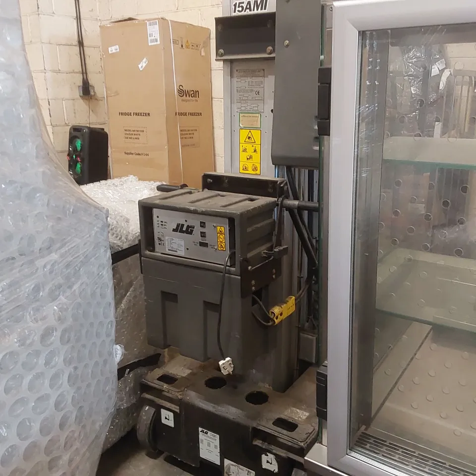 JLG 15 AMI SINGLE VERTICAL MAST BOOM LIFT