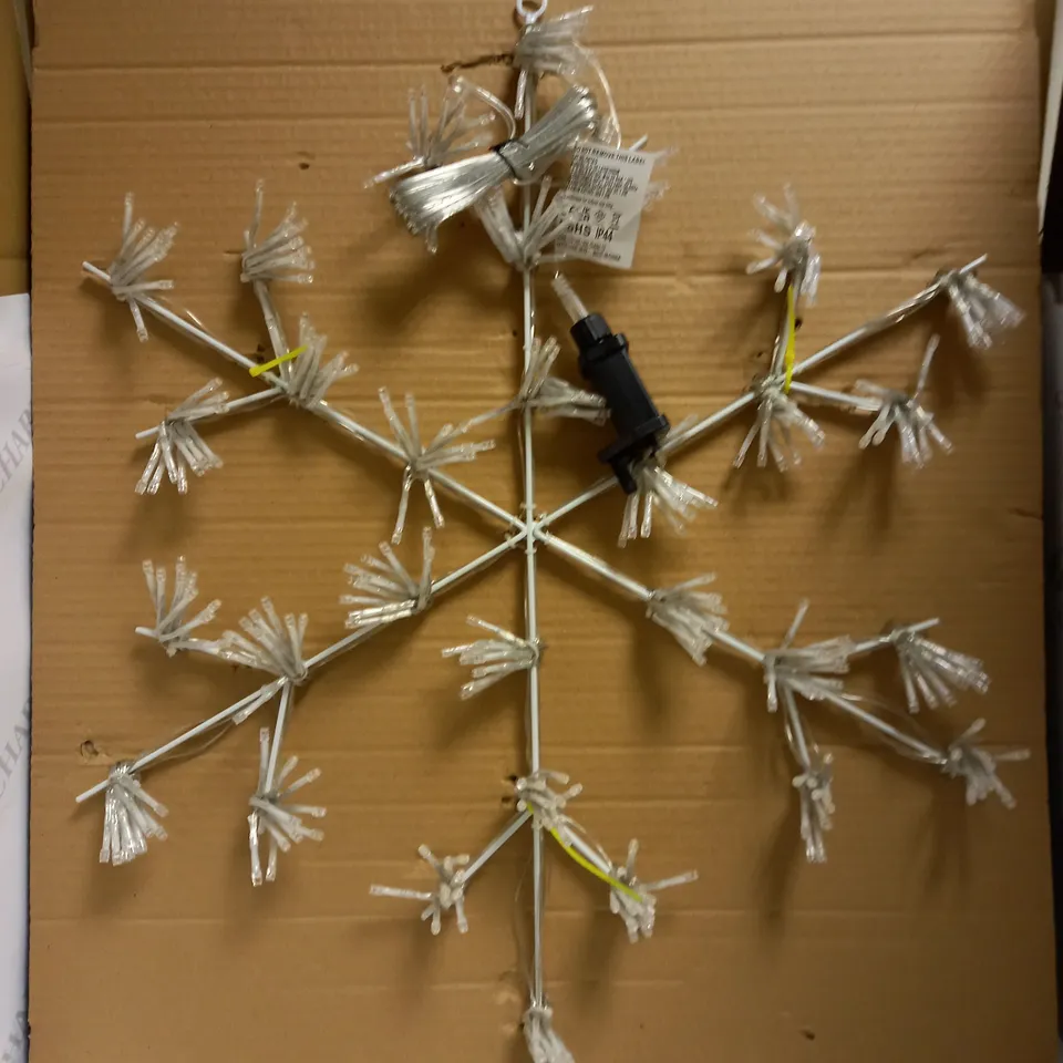 SNOWFLAKE LIGHT OUTDOOR CHRISTMAS DECORATION RRP £63