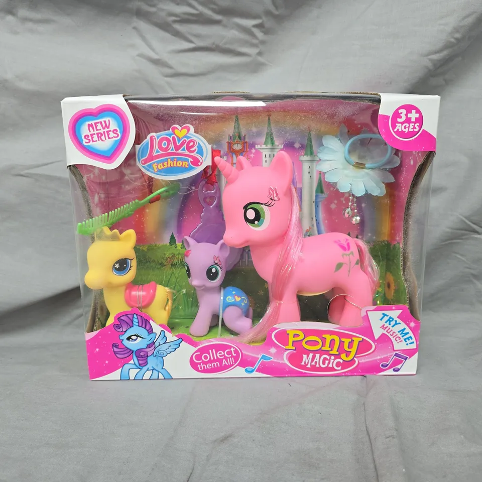 PONY MAGIC LOVE FASHION TOY SET