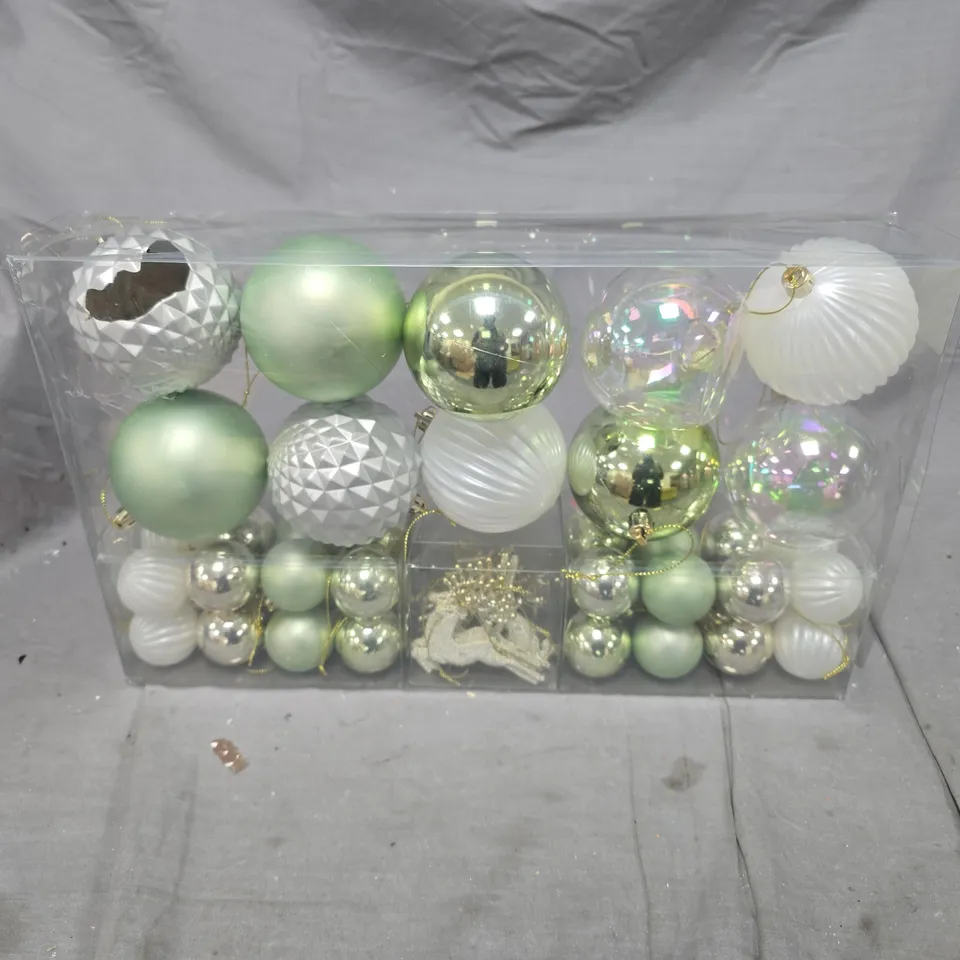 ASSORTED CHRISTMAS BAUBLES SET IN CLEAR DISPLAY BOX – PASTEL GREEN, SILVER & WHITE 