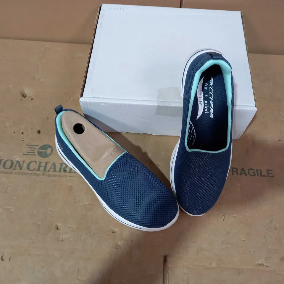 BOXED PAIR OF SKECHERS - SIZE 5