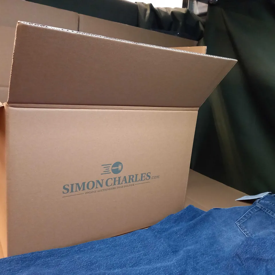 BOX OF APPROX 10 ASSORTED JEANS VARYING IN SIZE/COLOUR/STYLE