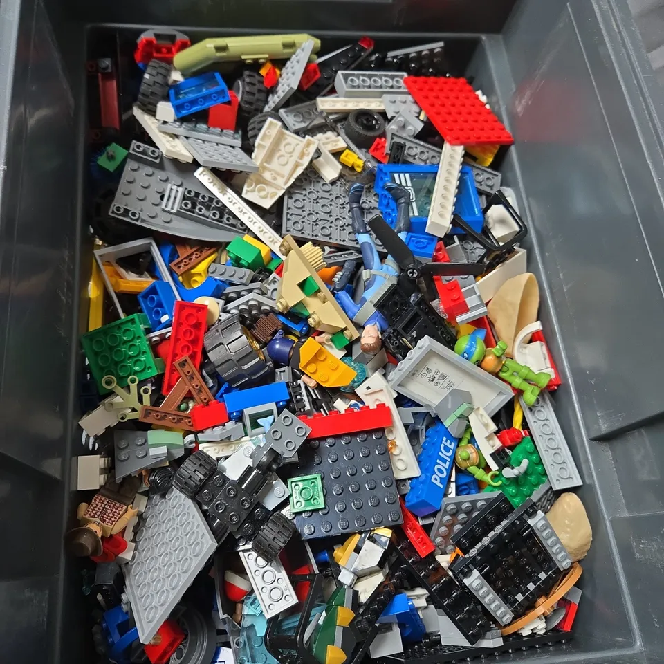 BOX OF ASSORTED LEGO BRICKS