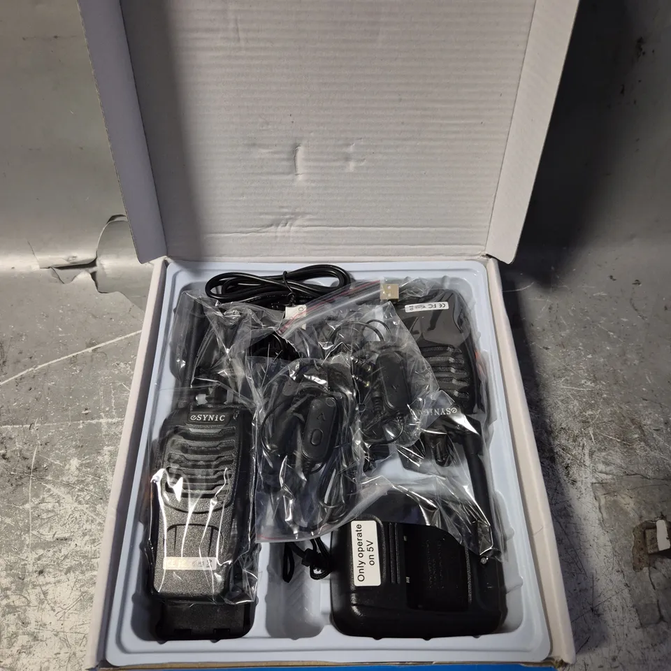 BOXED ESYNIC ESY082 WALKIE TALKIE SET