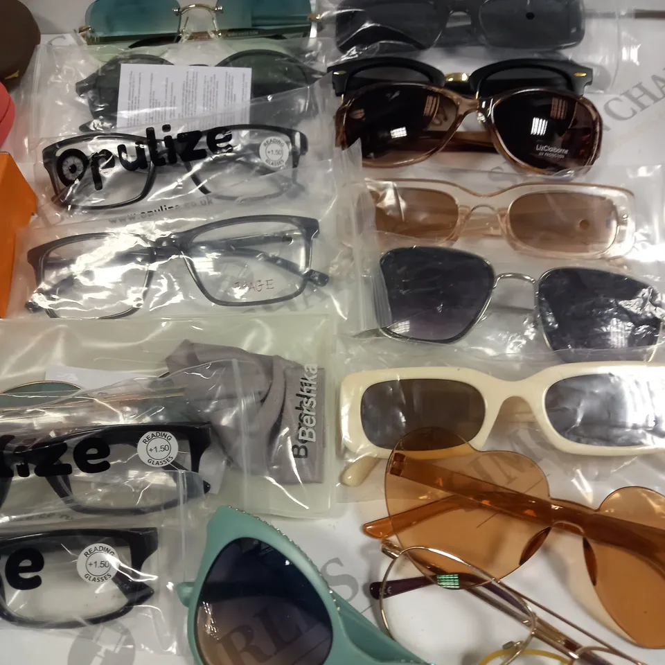 LOT OF ASSORTED GLASSES TO INCLUDE PULIZE, WHOOP AND BERSHKA