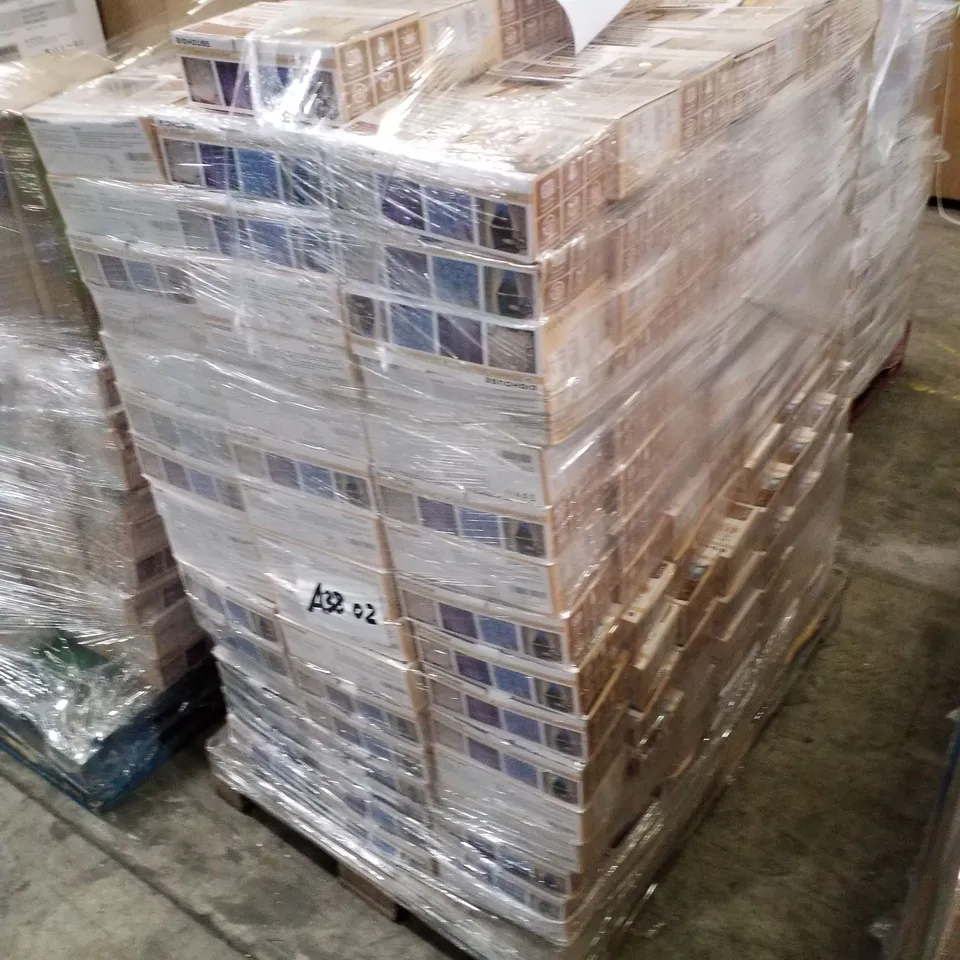 PALLET CONTAINING APPROXIMATELY 390 BOXES OF BIGHOUSE LED CURTAIN LIGHTS