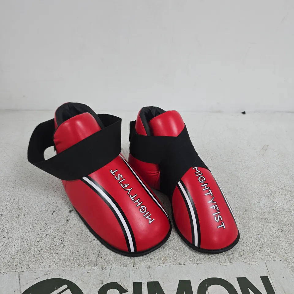 MIGHTY FIRST RED ITF APPROVED ULTIMATE BOOTS (PAIR) WITH BLACK STRAPS