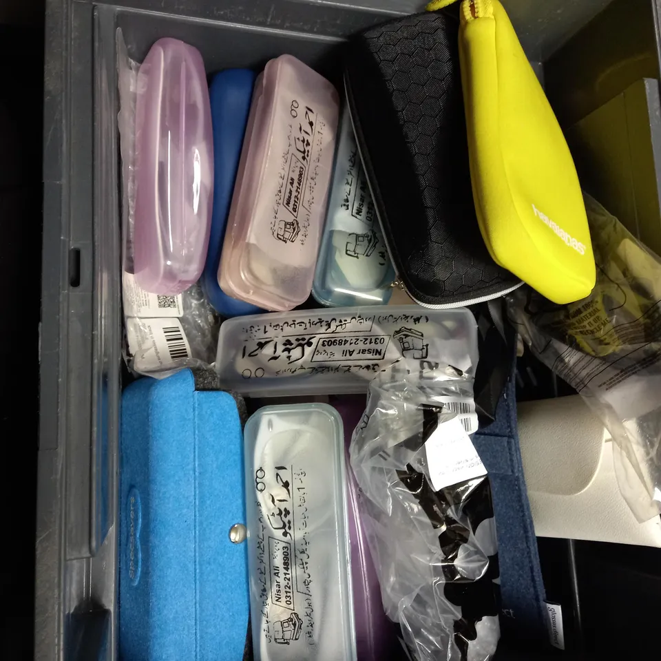 BOX OF SUNGLASSES TO INCLUDE WARBY PARKER BLACK SUNGLASSES