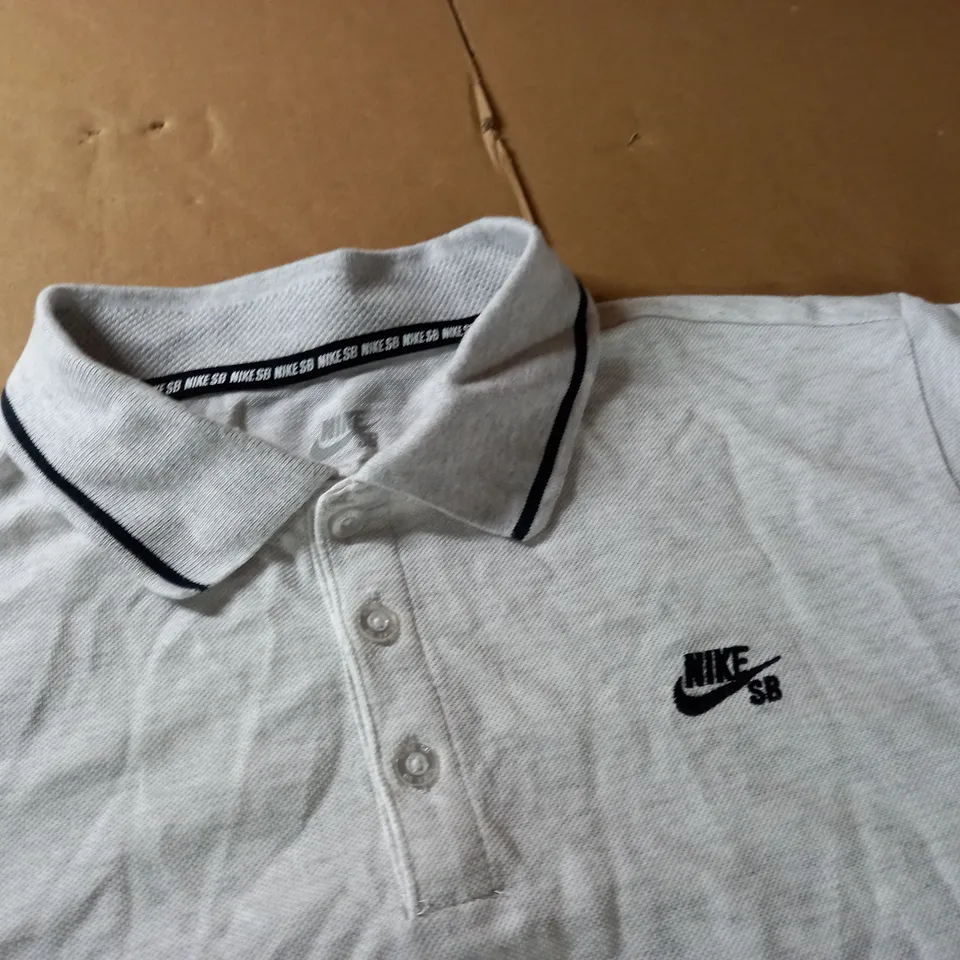 NIKE SB GREY POLO SHIRT - M