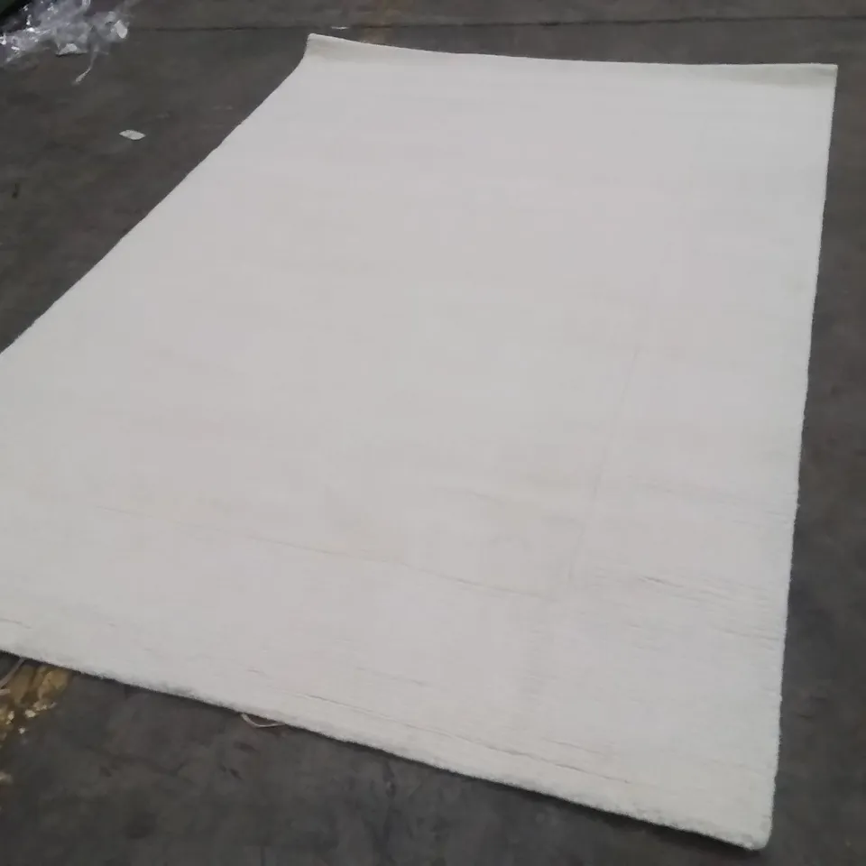 QUALITY DESIGNER AREA RUG - APPROXIMATELY 230X160CM