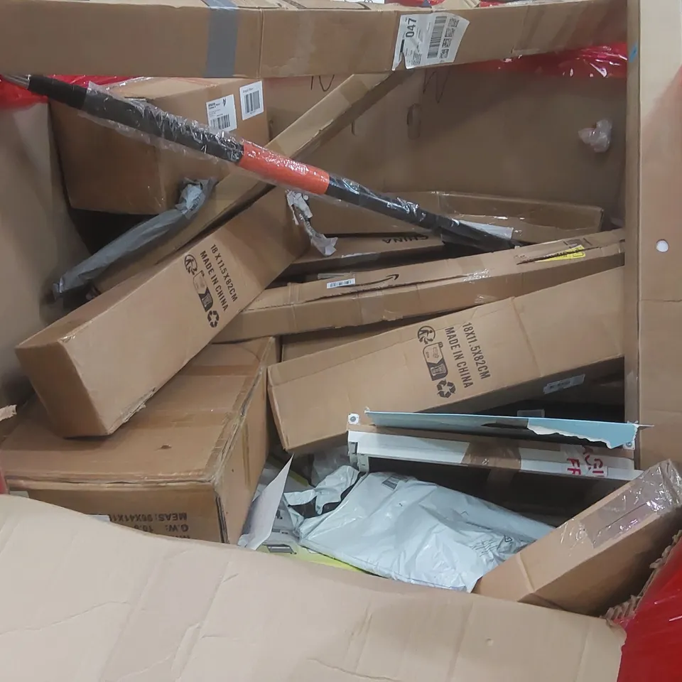 PALLET CONTAINING A LARGE QUANTITY OF ASSORTED ITEMS INCLUDING: TURNTABLE HI-FI SYSTEM WITH SPEAKERS, MOBILE TV CART, CEILING FAN ECT