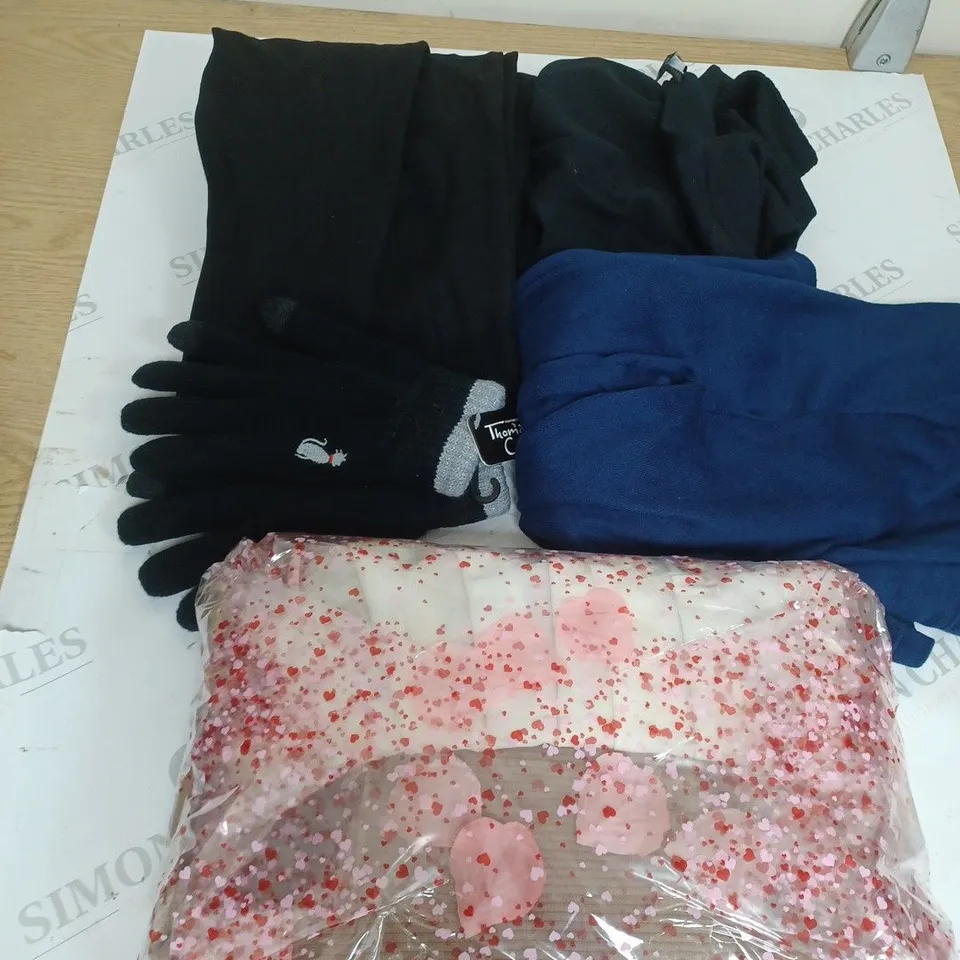 BOX OF APPROX. 50 ASSORTED CLOTHING VARYING IN SIZE/COLOUR/STYLE TO INCLUDE:  TOPS, TROUSERS, JUMPERS