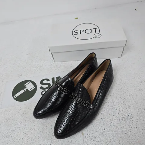 SPOT ON BLACK CROCODILE-EFFECT LOAFERS β WOMEN'S, UK 8 (EU 41)