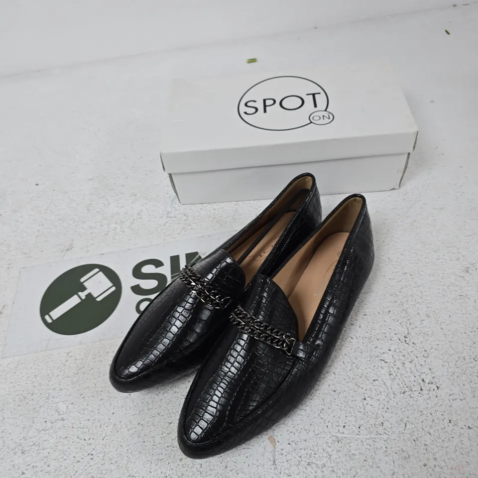 SPOT ON BLACK CROCODILE-EFFECT LOAFERS – WOMEN'S, UK 8 (EU 41)