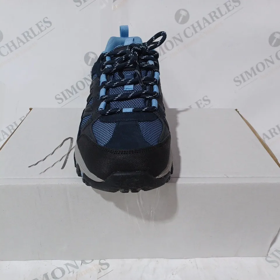 BOXED PAIR OF SKECHERS WATERPROOF BOOTS IN NAVY SIZE 6.5