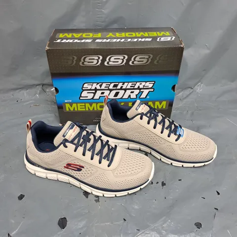 BOXED PAIR OF SKETCHERS MENS SPORT TRAINERS CREAM/NAVY UK 10