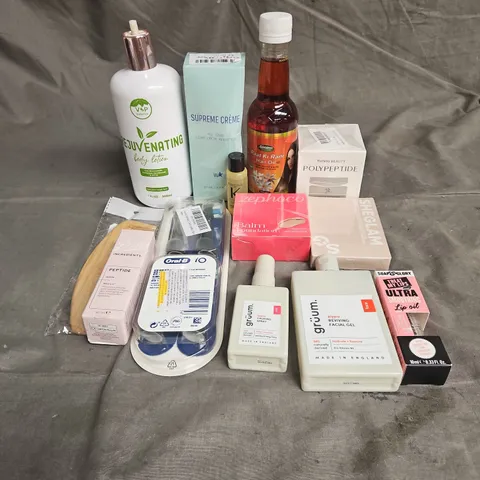 APPROXIMATELY 20 ASSORTED HEALTH & BEAUTY PRODUCTS TO INCLUDE - GRUUM REVIVING FACIAL GEL - ORAL B BRUSH HEAD REPLACEMENTS - SOAP&GLORY LIP OIL - ETC