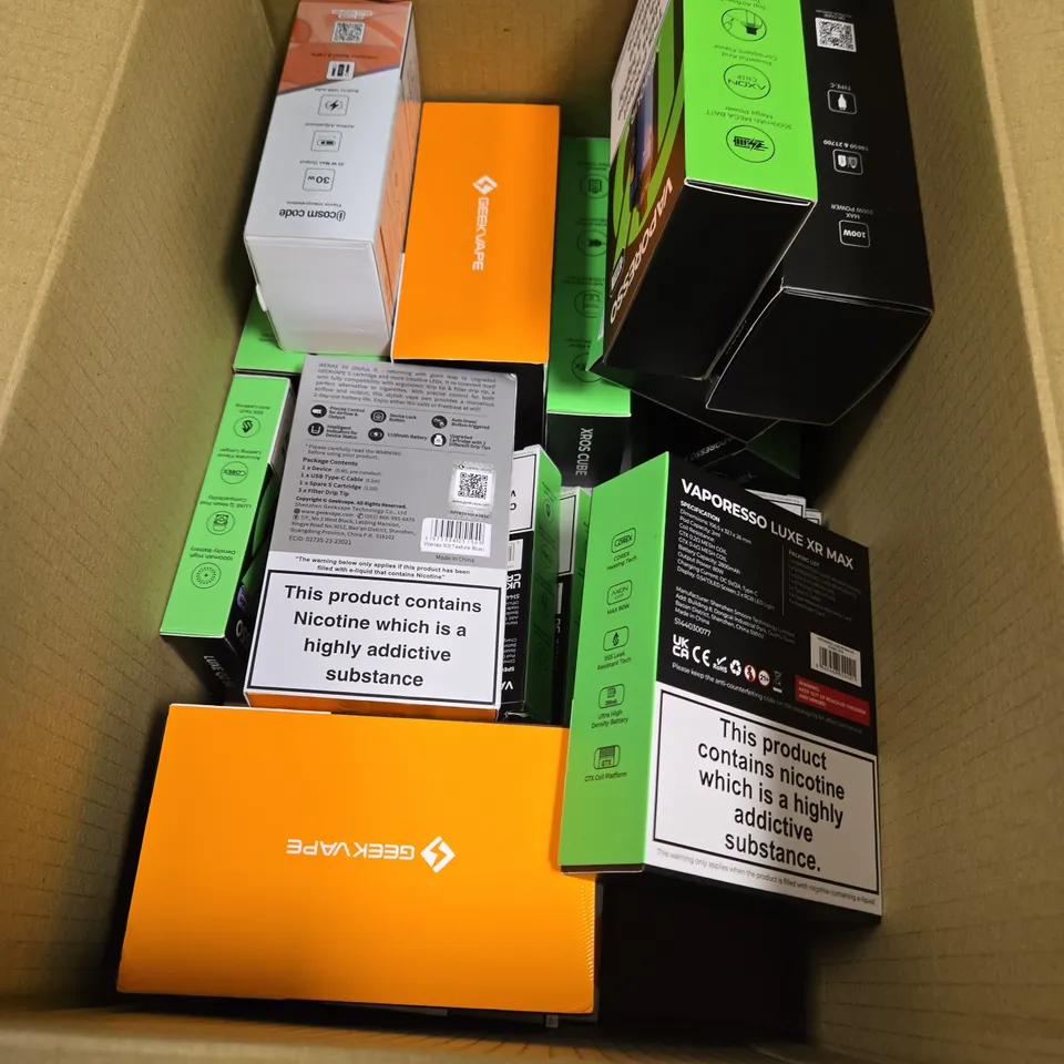 APPROXIMATELY 20 VAPES & E-CIGARETTES TO INCLUDE VAPORESSO, GEEKVAPE, ASPIRE ETC 