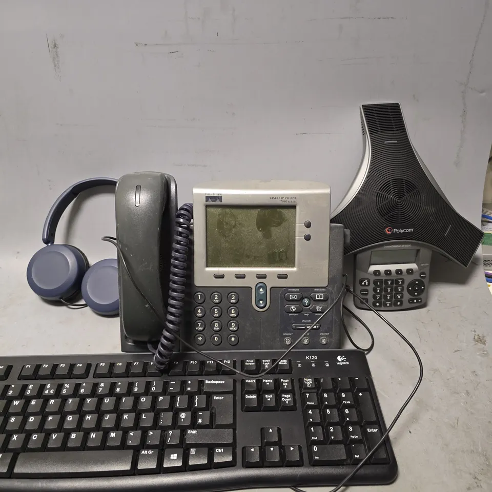 BOX OF APPROXIMATELY 15 ASSORTED OFFICE EQUIPMENT ITEMS TO INCLUDE - POLYCOM , LOGITECH K120 KEYBOARD , CISCO SYSTEMS IP PHONE ETC
