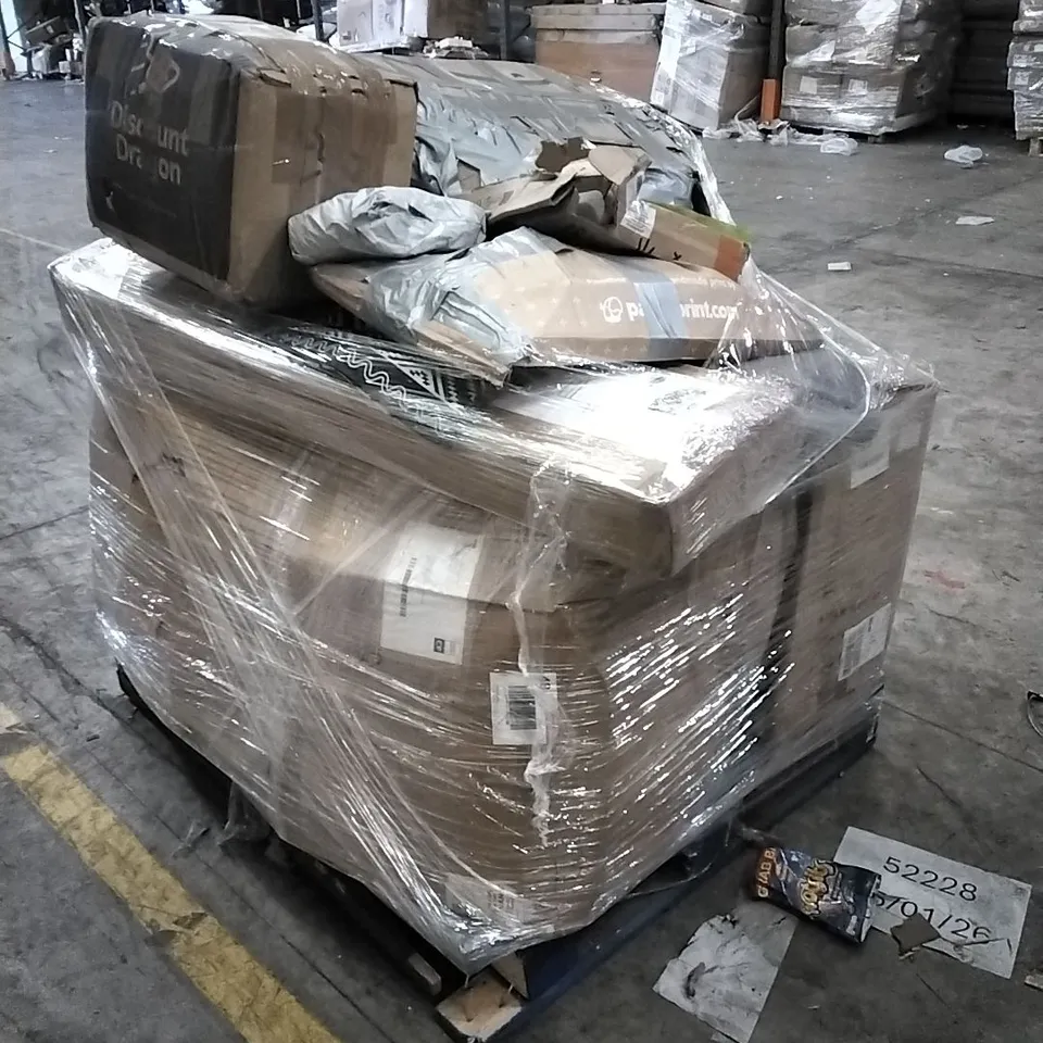 PALLET OF HOUSEHOLD ITEMS TO INCLUDE FOOTWEAR, PHONE CASES AND FURNITURE...