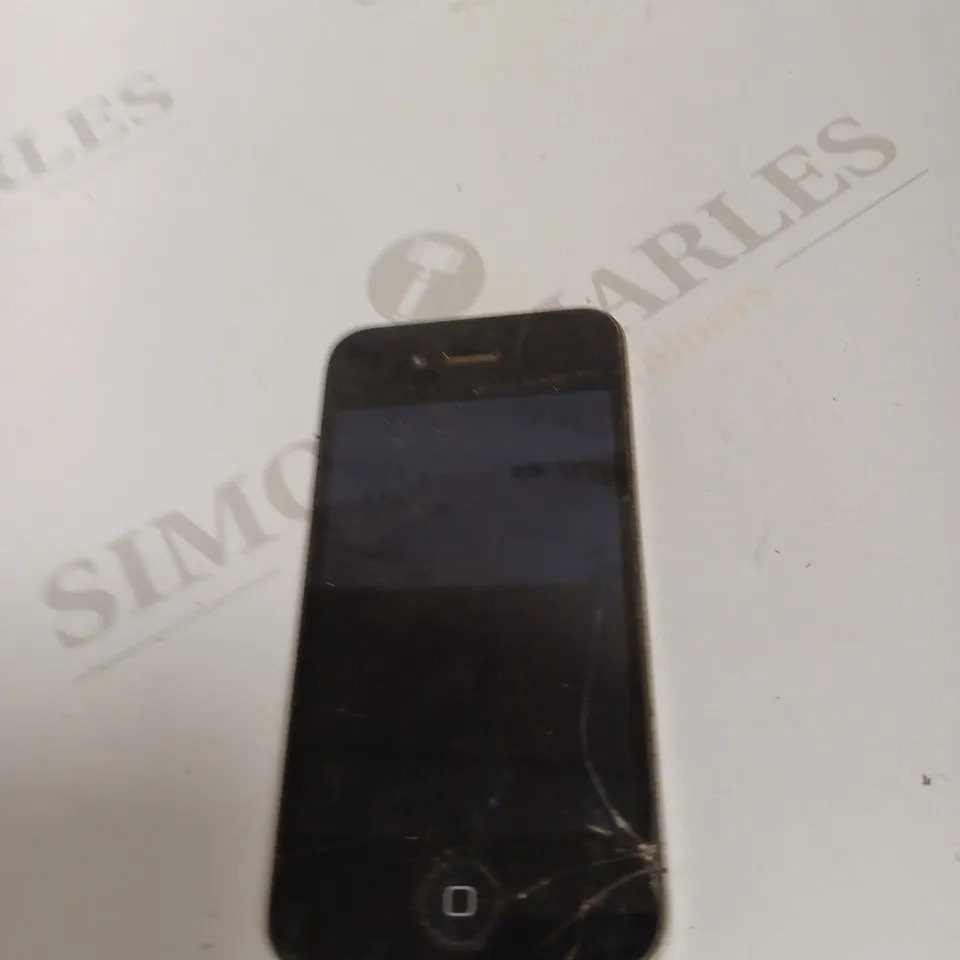 IPHONE 821 1033 A