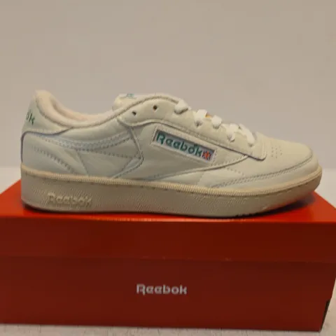 BOXED PAIR OF REEBOK CLUB C 85 VINTAGE UNISEX WHITE SNEAKERS – UK SIZE 6 