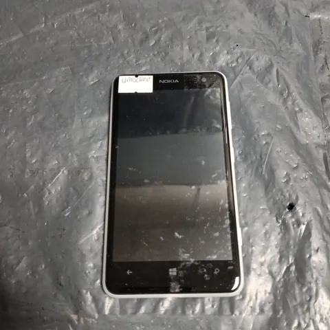 NOKIA WINDOWS PHONE – WHITE