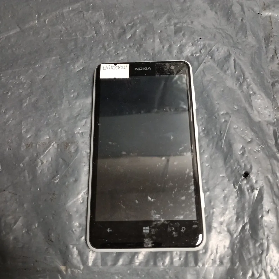 NOKIA WINDOWS PHONE – WHITE