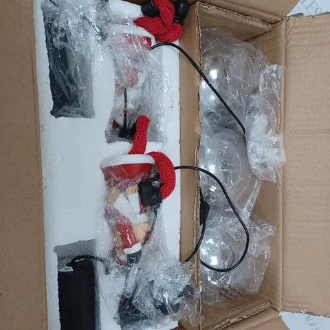 ROUND LIGHTS WITH CLIMBING SANTA