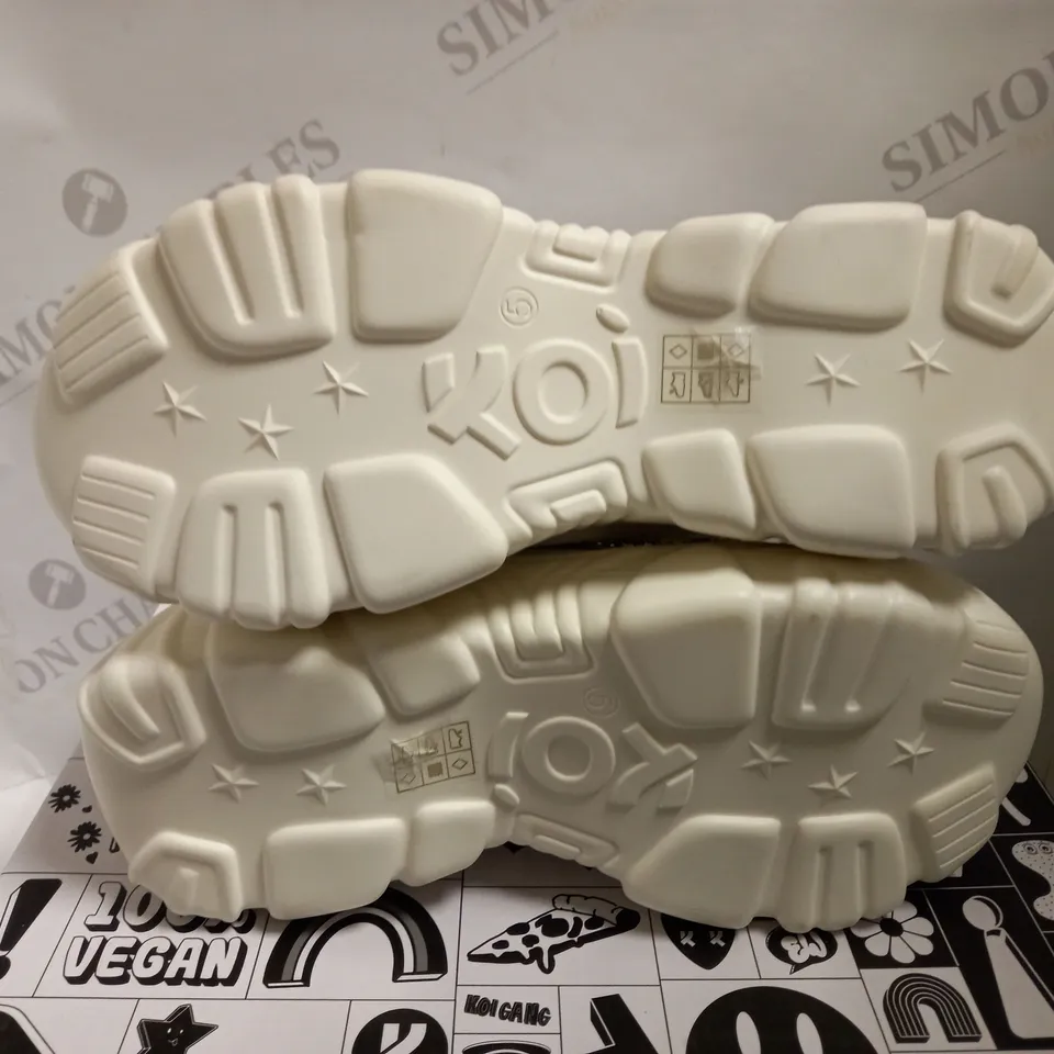 KOI VEGAN JINX WHITE MYSTIC CHARM TRAINERS - SIZE 5