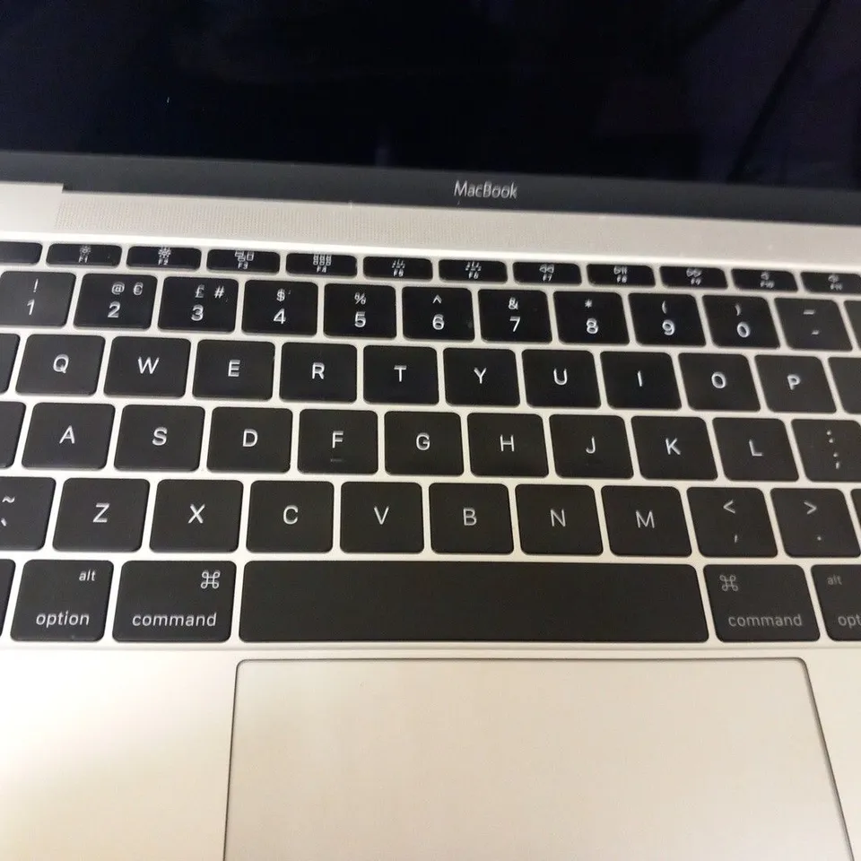 APPLE MACBOOK (A1534 EARLY 2015)