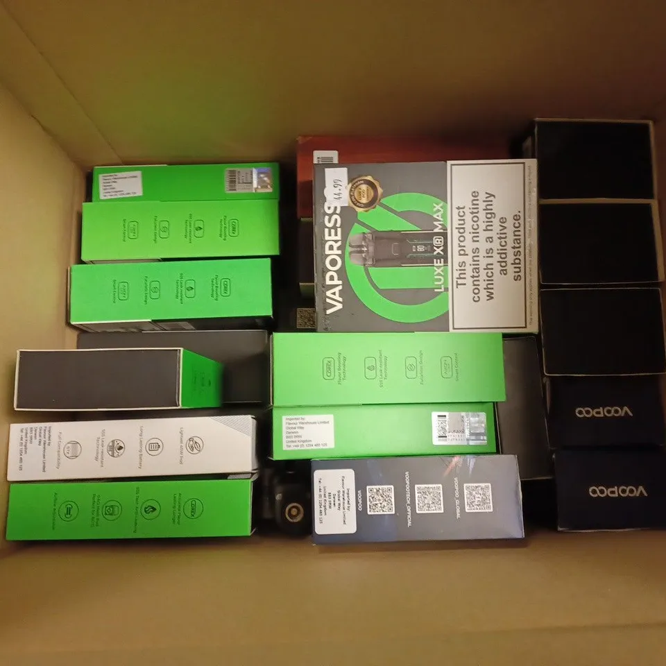 APPROXIMATELY 20 VAPES & E-CIGARETTES TO INCLUDE GENE TT DRAG 4, VAPORESSO LUXE X, OXVA XLIM PRO, ETC