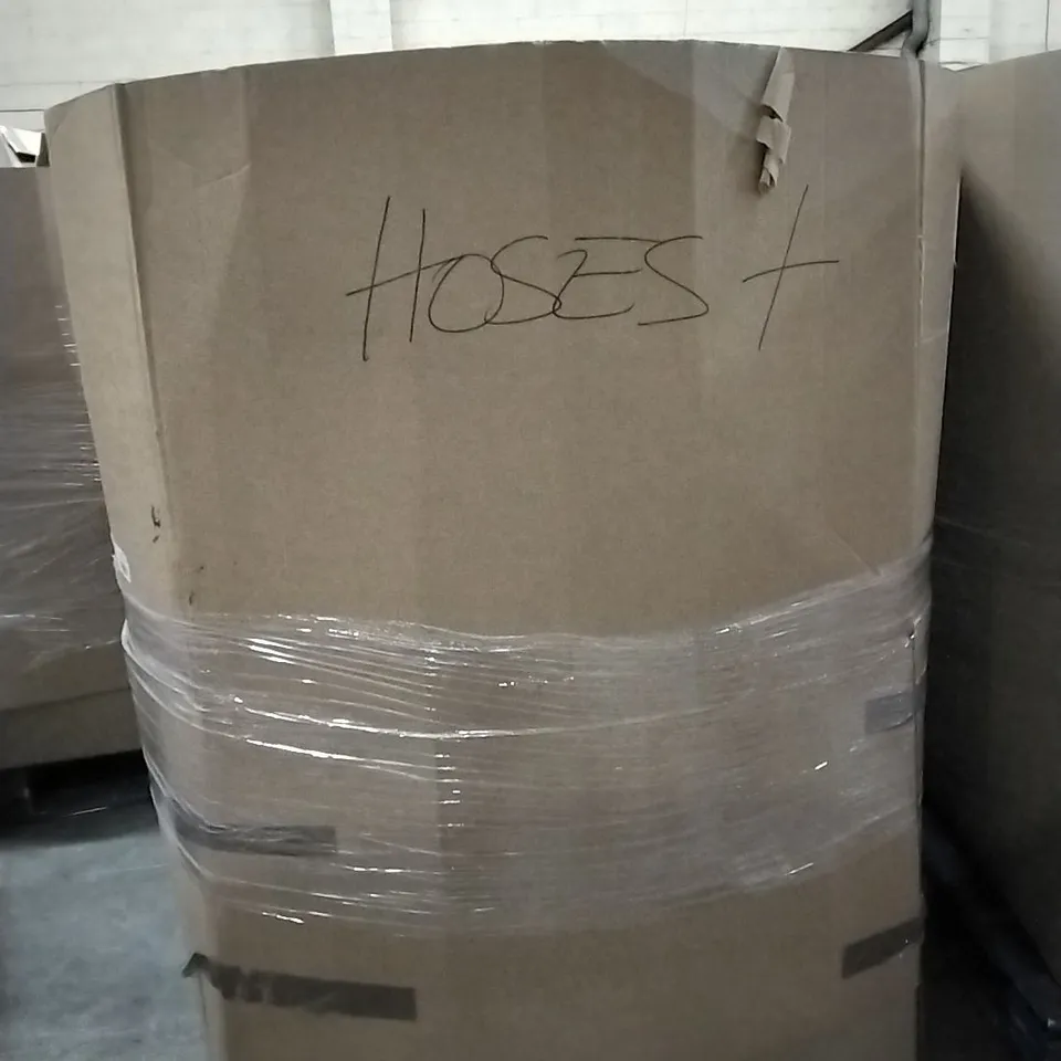 PALLET CONTAINING LARGE QUANTITIES OF HOSES
