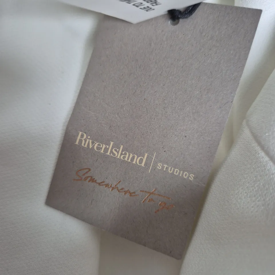 RIVER ISLAND STUDIOS WHITE DOUBLE-BREASTED COAT – UK 14 (OCCASION)