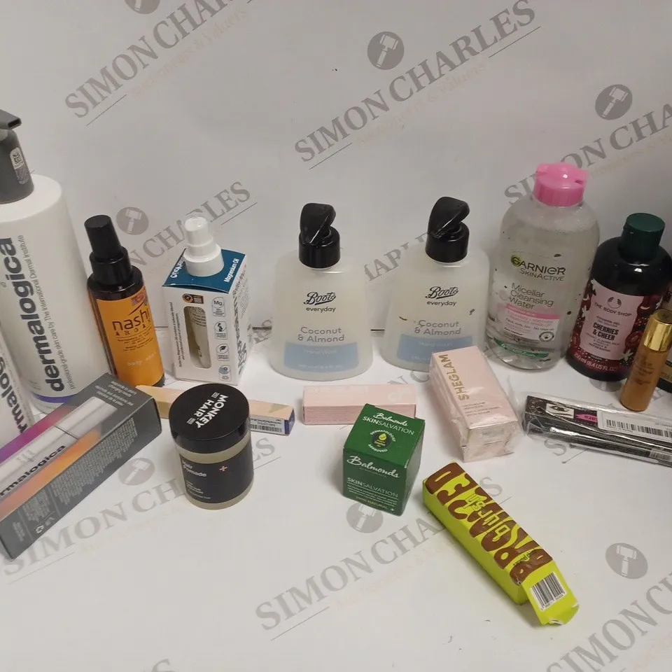 APPROXIMATELY 10 ASSORTED HEALTH AND BEAUTY ITEMS INCLUDING CONDITIONER, MAGNESIUM OIL, DERMALOGICA SMART REPONSE SERUM