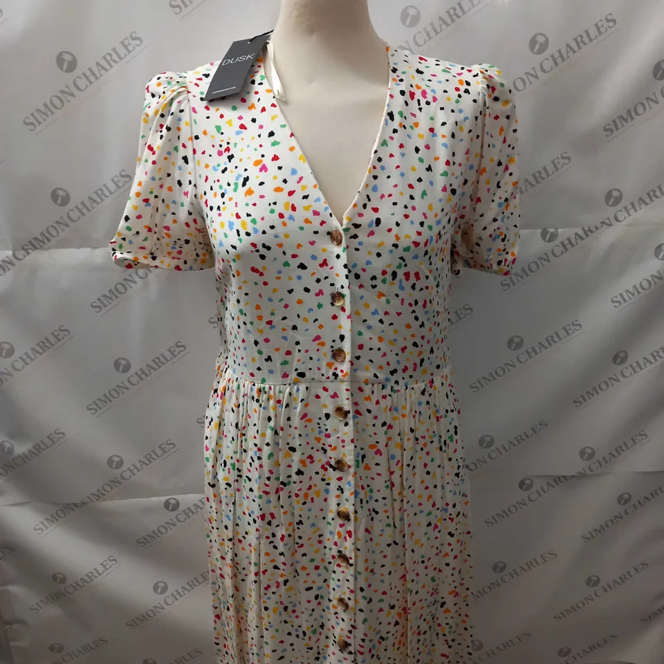 DUSK SCATTERED BUTTON DRESS SIZE 6