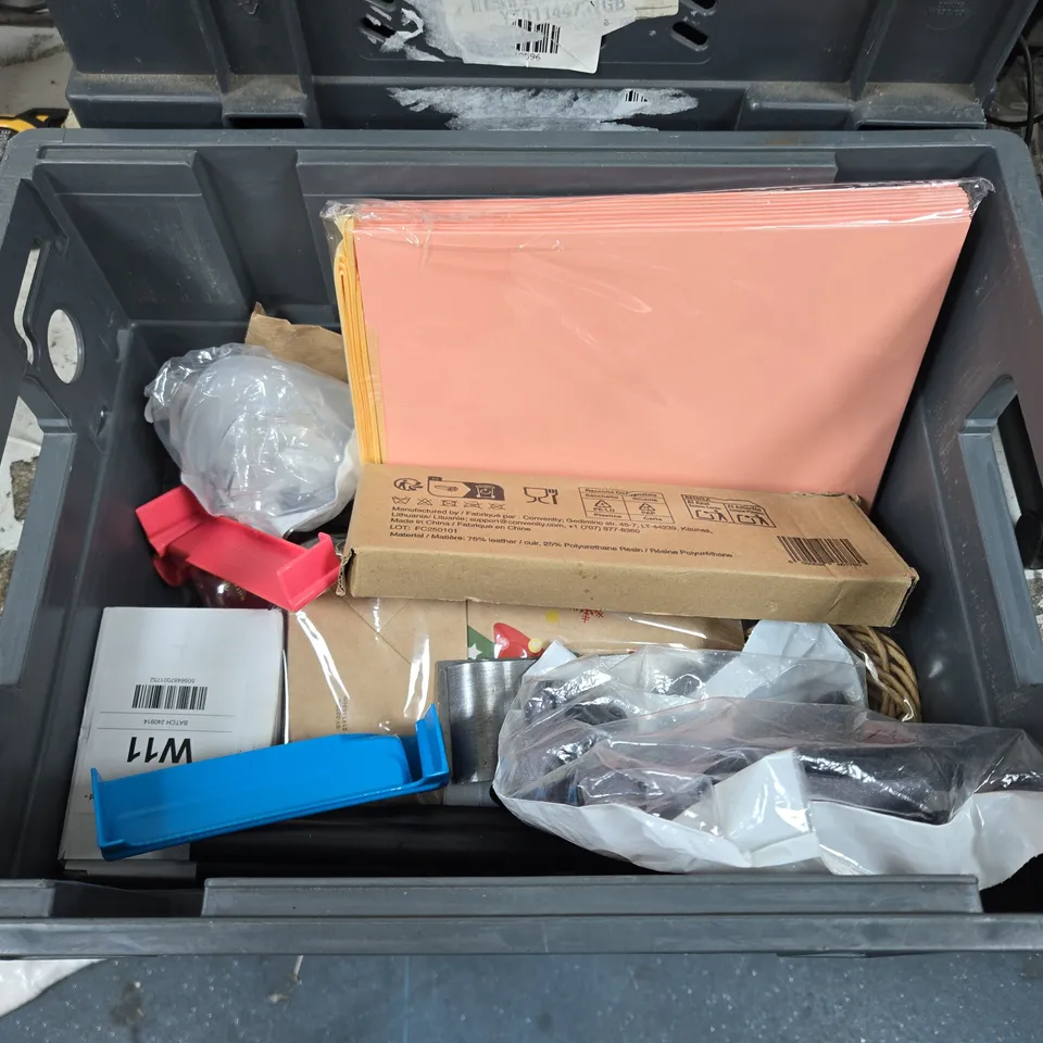 APPROXIMATELY 15 ASSORTED HOUSEHOLD ITEMS TO INCLUDE TRIMMER LINE, SEALEY DRILL BITS SET AND STAINLESS STEEL TONGS