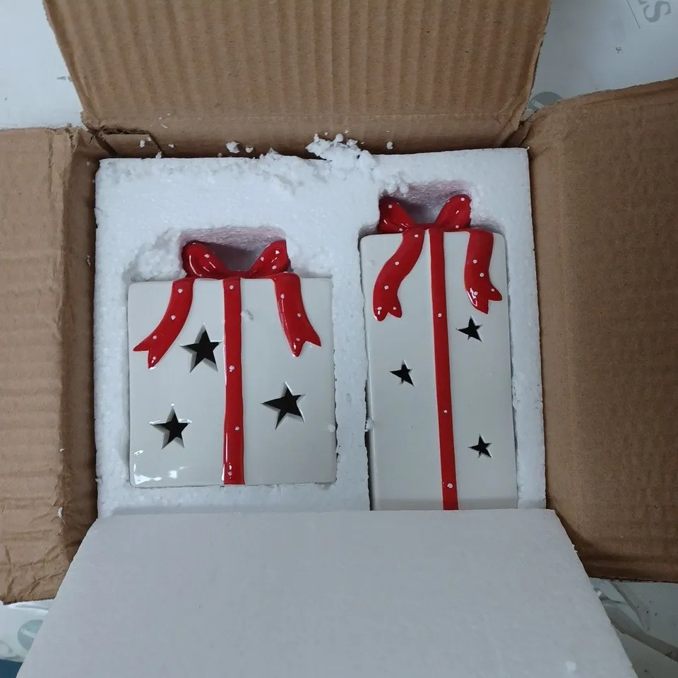 FESTIVE 2 CERAMIC PRESENTS