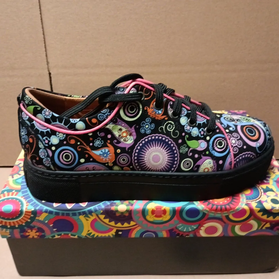 BOXED PAIR OF EMBASSY LONDON CAMILA SHOES IN MULTI - SIZE 38