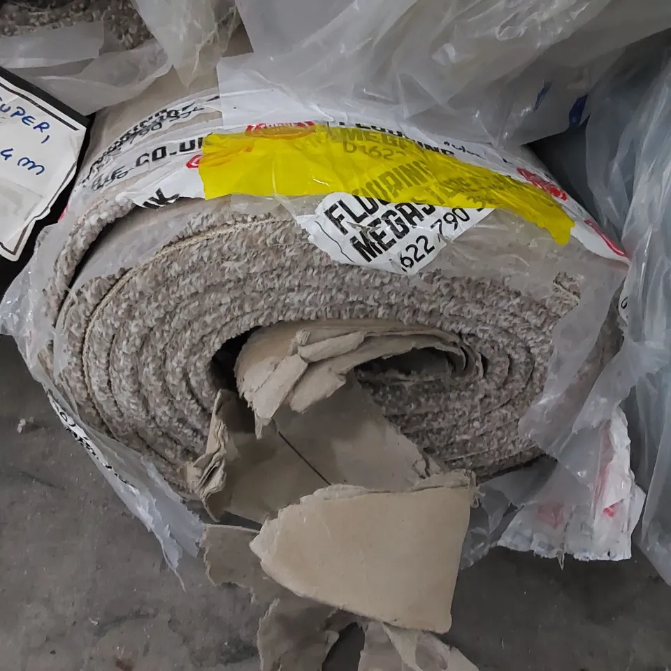 ROLL OF QUALITY AVEBURY PLAIN CLARDEN KILN CARPET // SIZE: APPROXIMATELY 4.4 X 4m