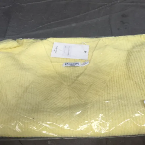 BRAVE SOUL V-NECK FISHERMAN KNIT JUMPER – BUTTER YELLOW – UK SIZE L