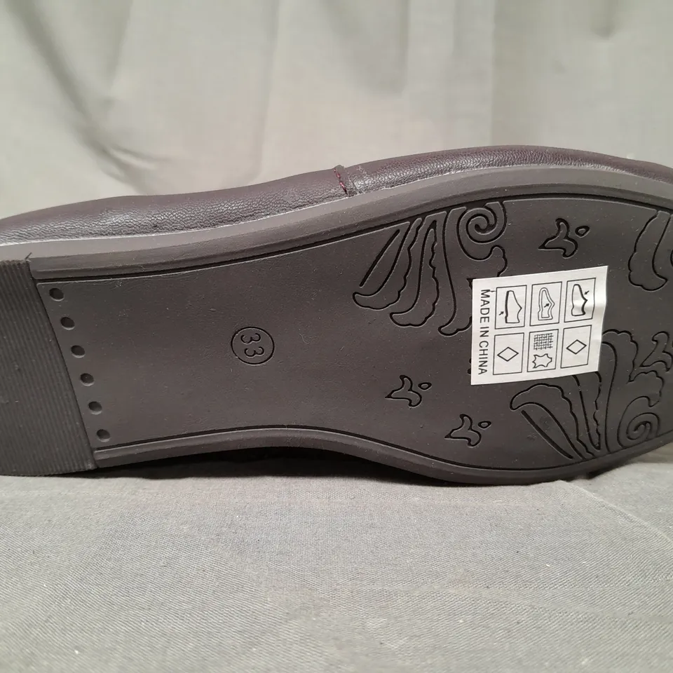 BOX OF APPROXIMATELY 15 BOXED PAIRS OF DEITY SHOES IN PURPLE - VARIOUS SIZES