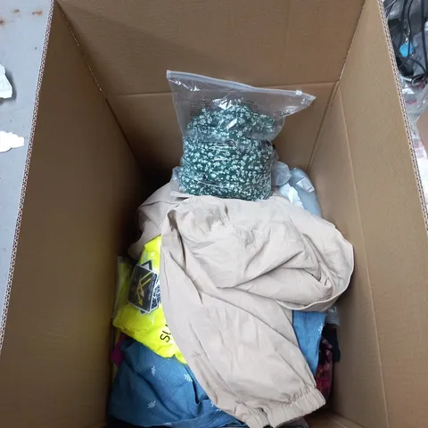 BOX OF APPROXIMATELY 15 ASSORTED CLOTHES OF VARIOUS SIZES, COLOURS AND SIZES