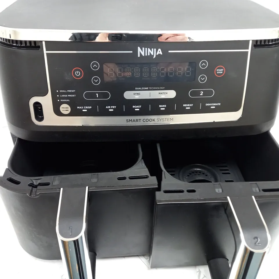 BOXED NINJA FOODI MAX DUAL ZONE 9.5L AIR FRYER AF451UK