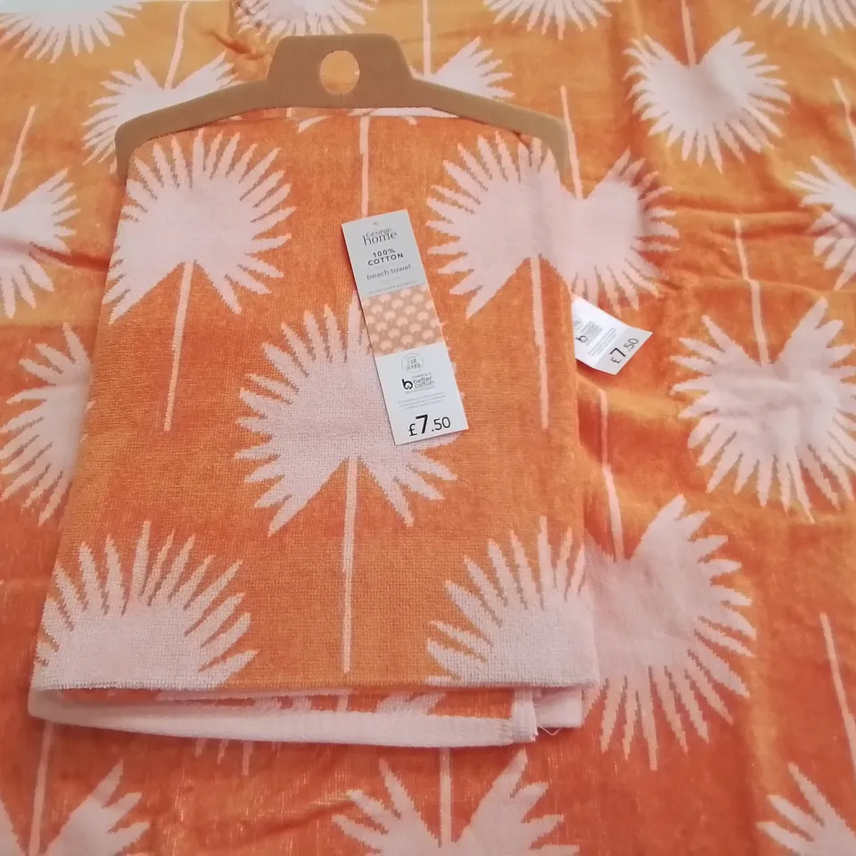PALLET CONTAINING APPROXIMATELY 40 6-PACK BOXES OF BRAND NEW SUMMER THEMED BEACH TOWELS 