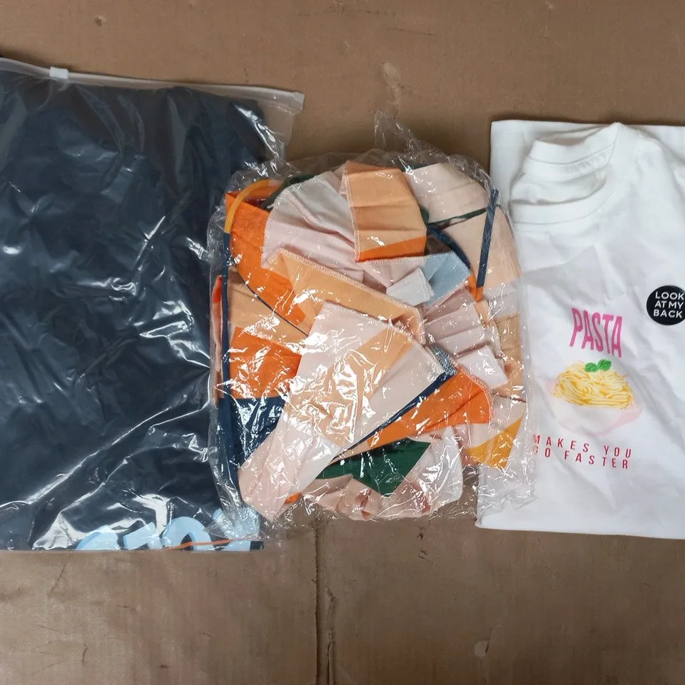 APPROXIMATELY 20 ASSORTED CLOTHING AND FASHION PRODUCTS IN VARIOUS STYLES AND SIZES - COLLECTION ONLY