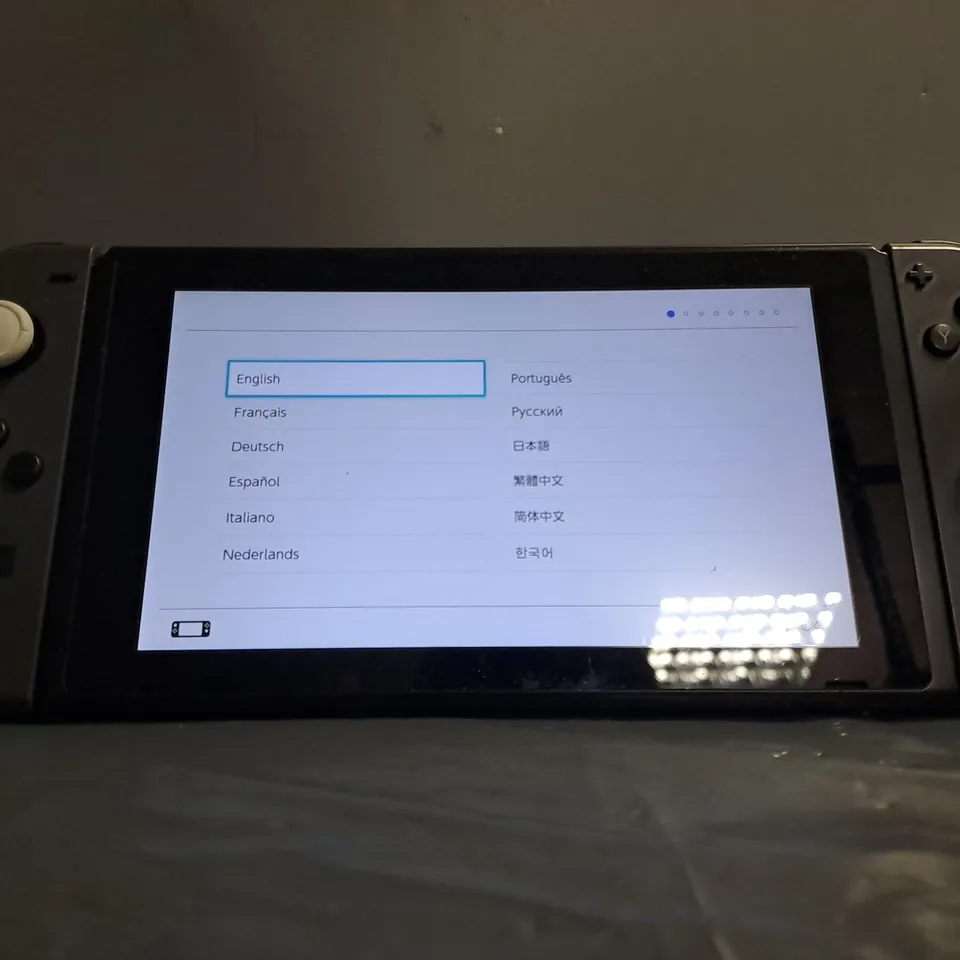 NINTENDO SWITCH HAC-001 GAMING CONSOLE 